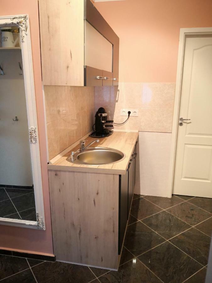 Kupola Apartman Сегед Экстерьер фото